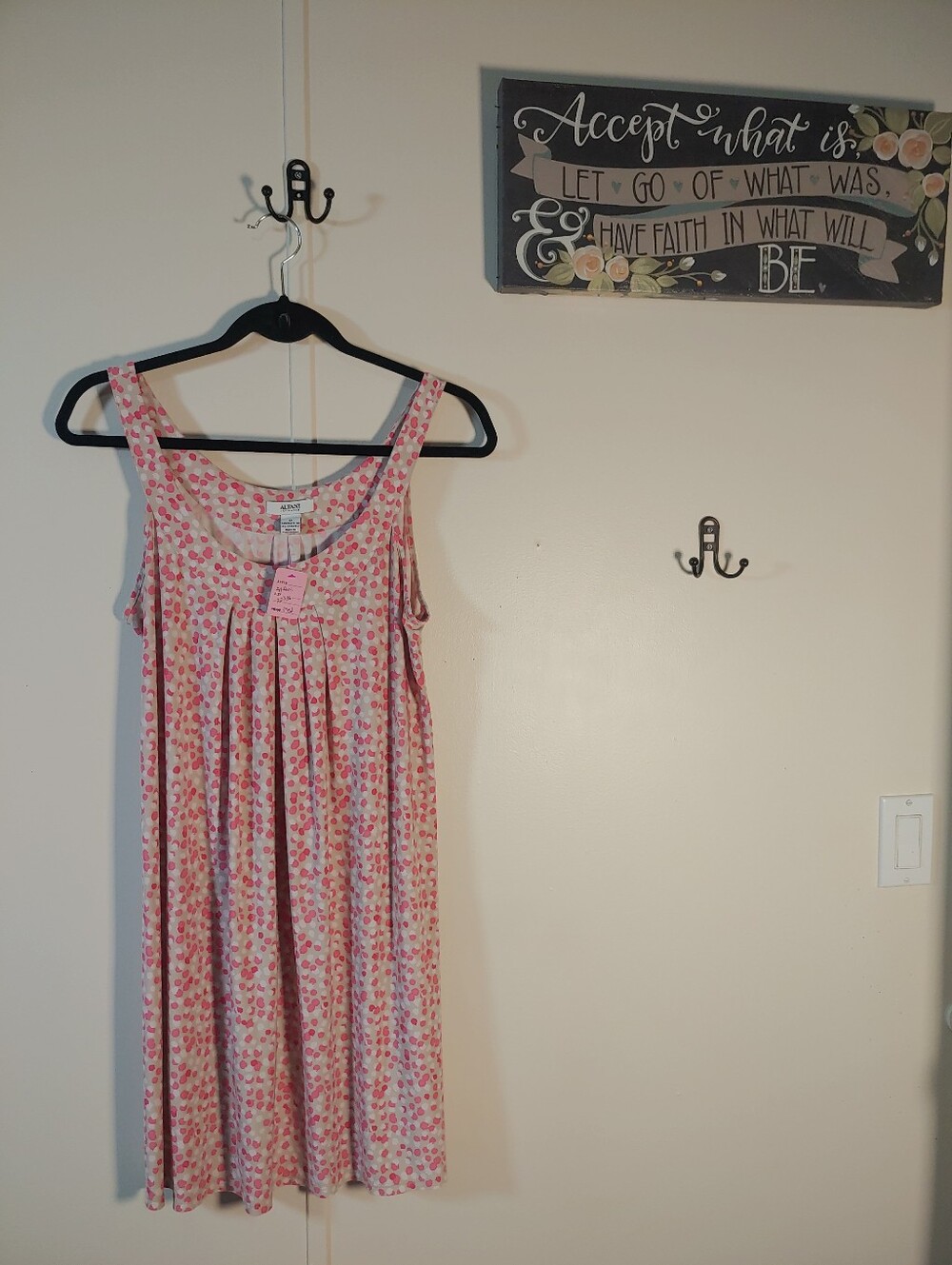 Like New Alfani Intimates Medium Sleeveless Adorable Pink And Tan Nightgown